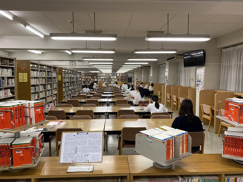 私立高校図書館3500冊を除籍しました | 松尾堂