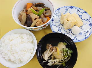 筑前煮・だし巻き・吉野鶏の吸い物